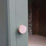 Vitrine haute vintage peinte en vert, rénovée