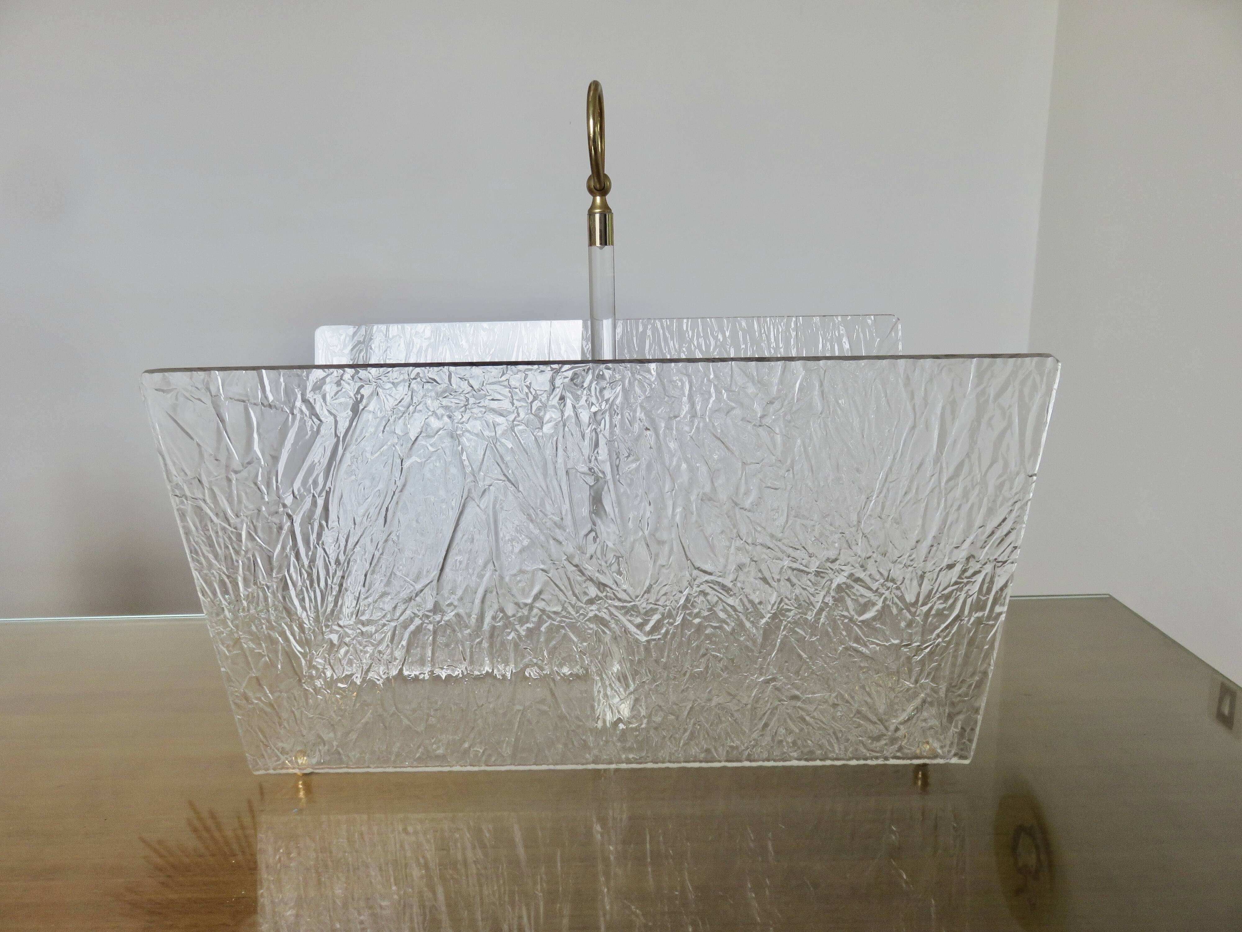 "Roche Bobois" magazine rack in lucite, plexiglass, altuglas and brass, 1970