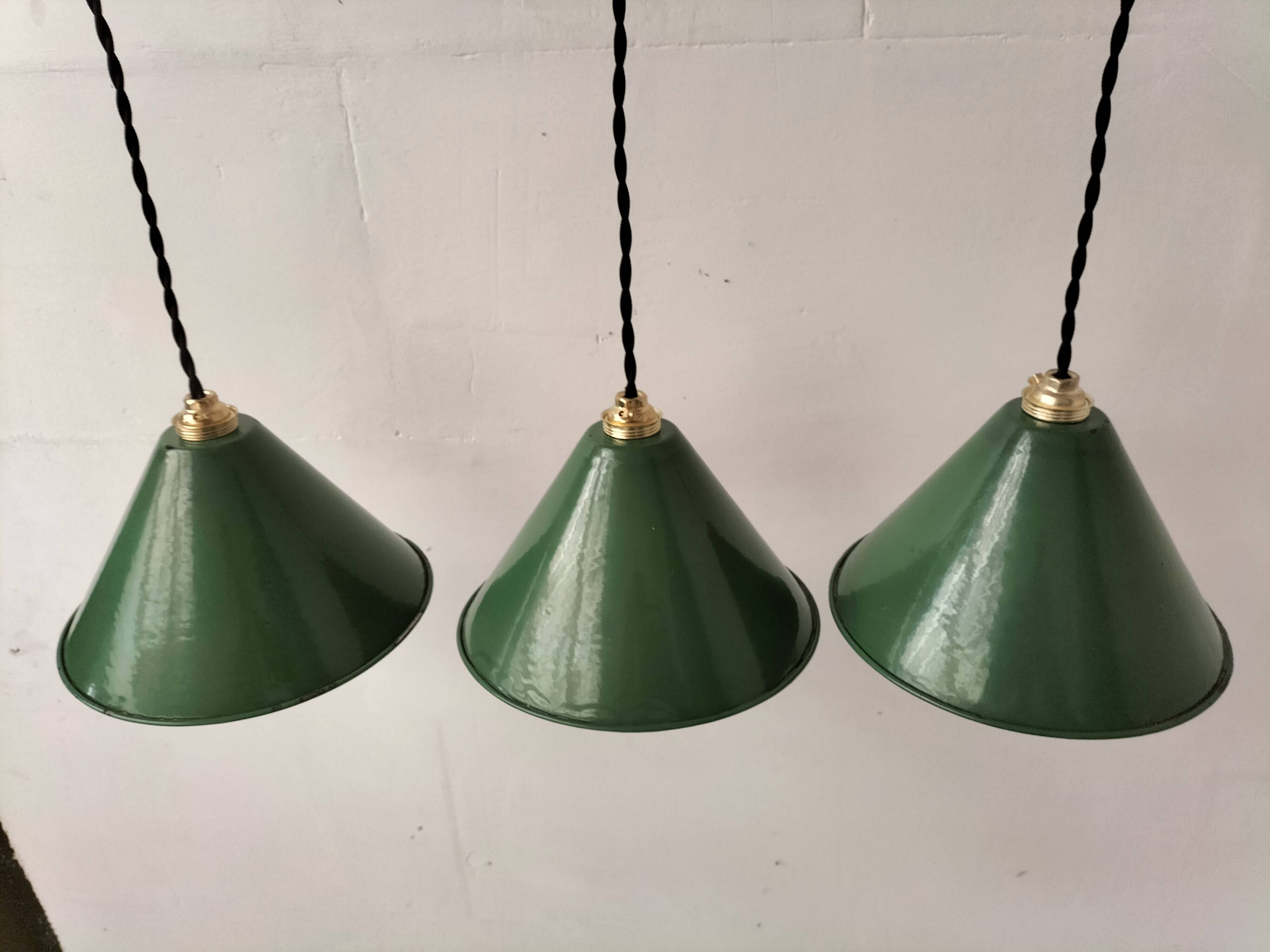 Enamelled sheet metal suspensions