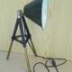 Lampe tripode à hauteur réglable