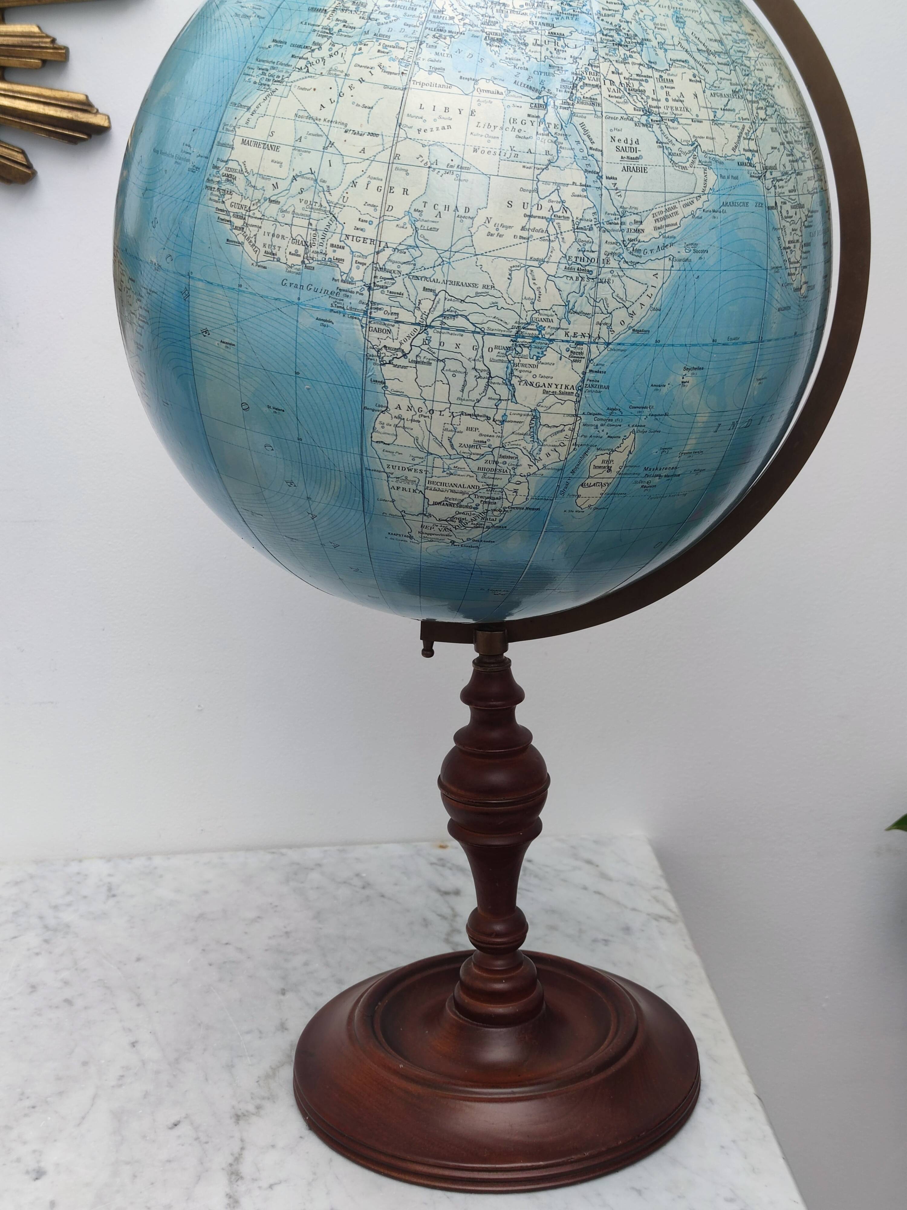 Dutch globe