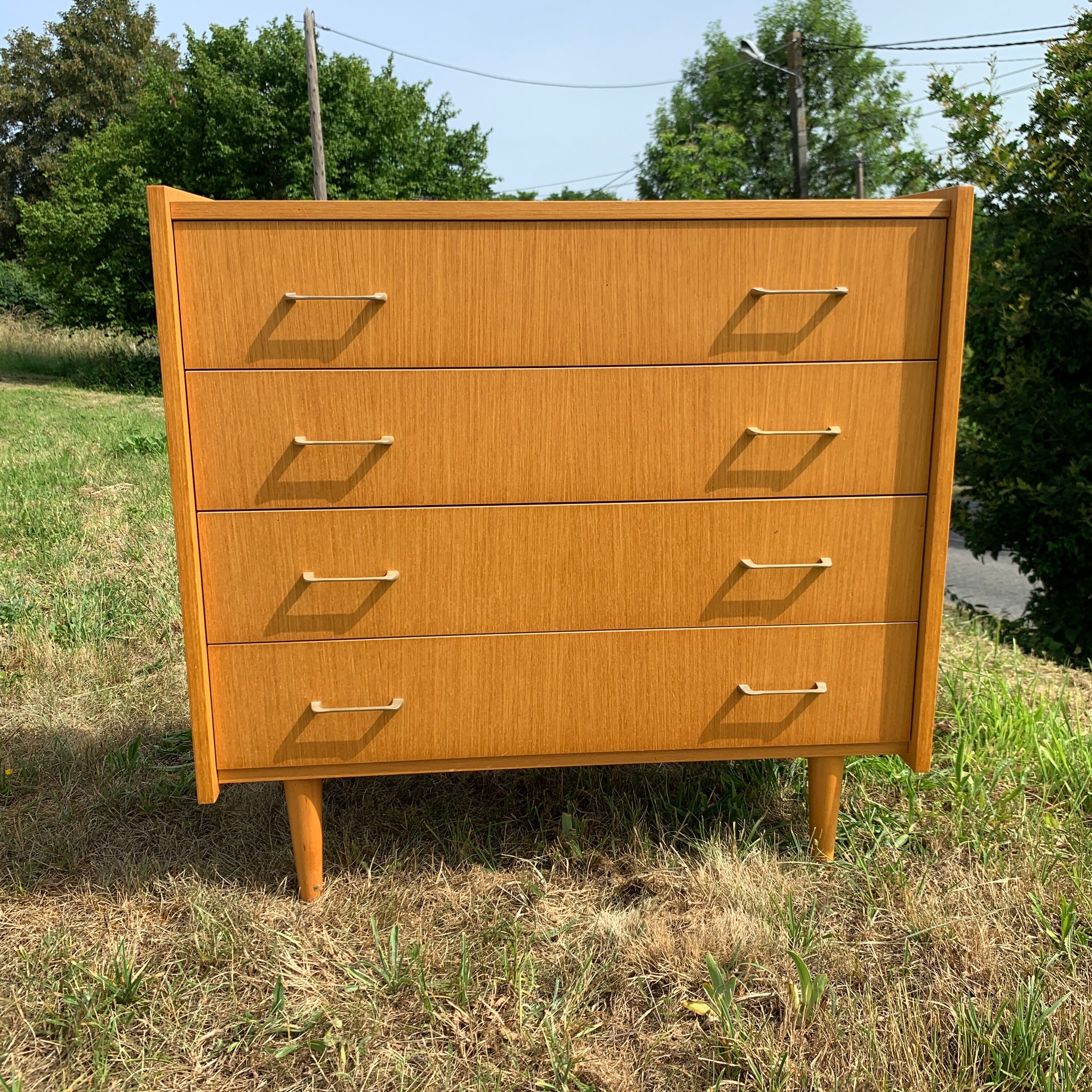 Commode 4 tiroirs vintage en aggloméré plaqué véritable bois