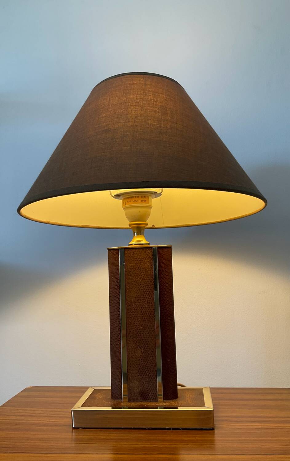 Vintage lamp in leather and gold metal