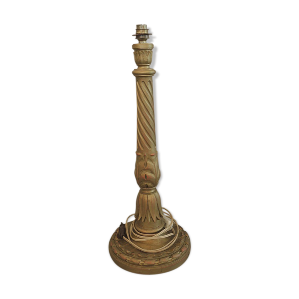 Ancien pied de lampe en bois sculpté