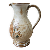 Old pitcher signed