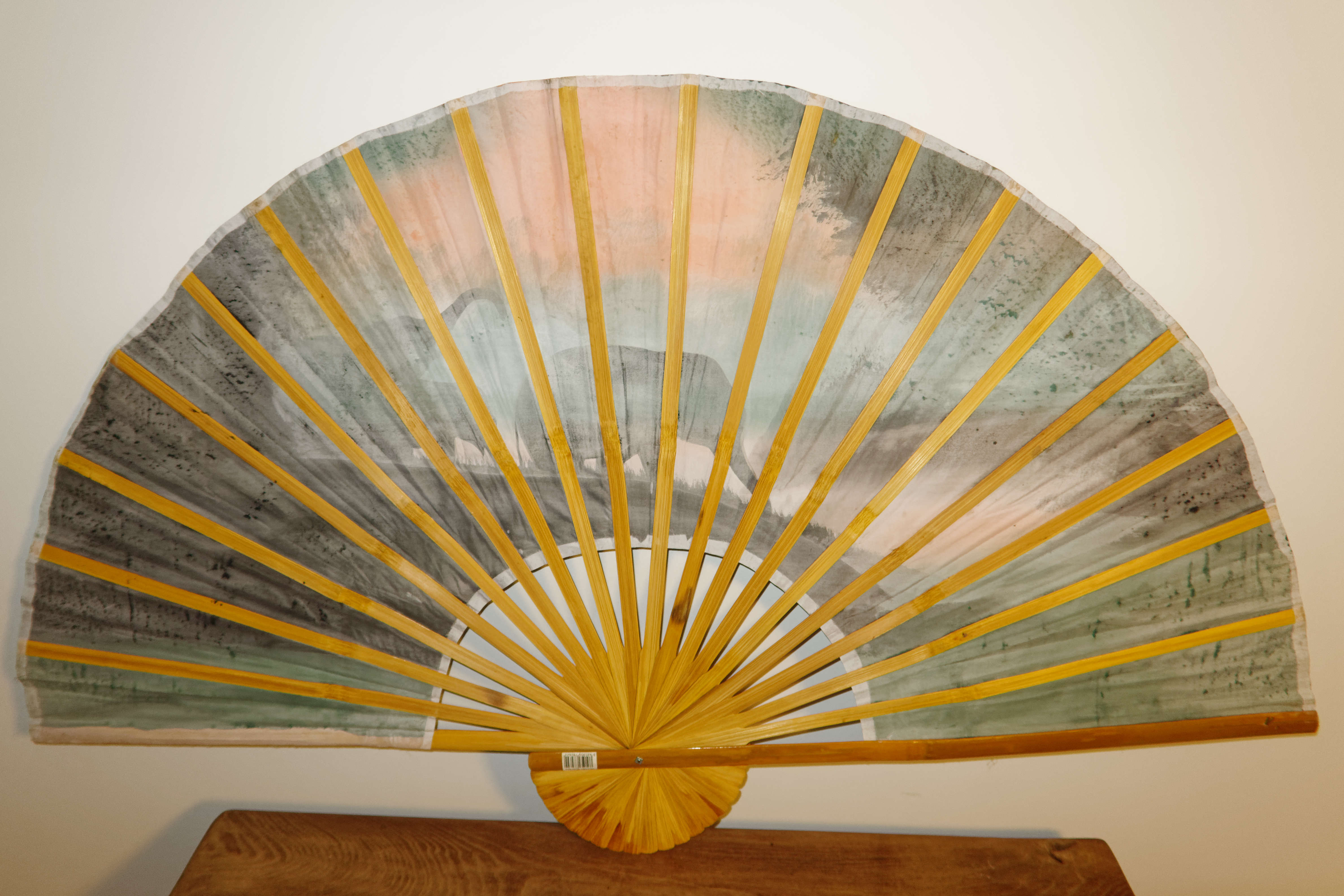 Éventail mural vintage bambou et tissu