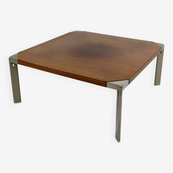 Walnut and aluminum coffee table, by Osvaldo Borsani for Tecno, Italy, Circa 1970