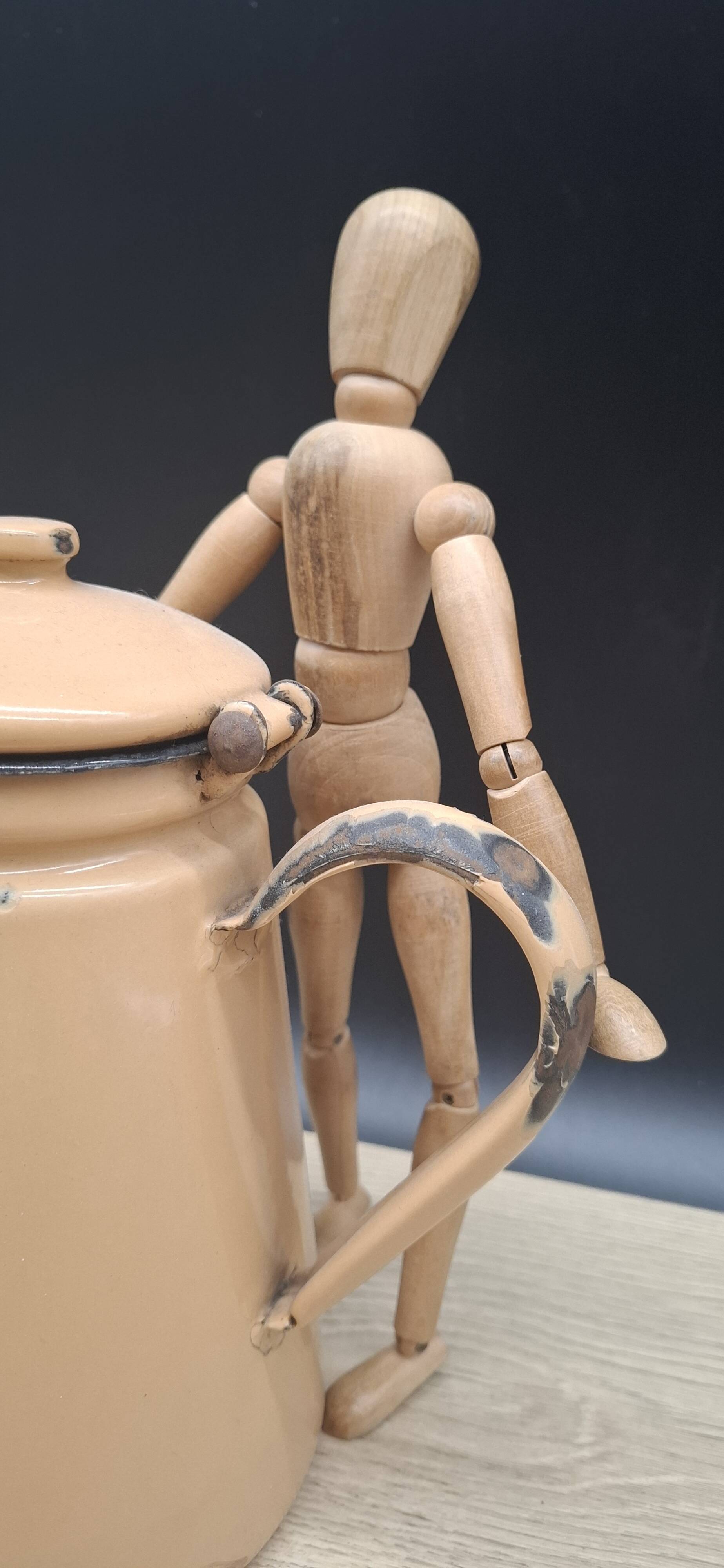 Beige enamel coffee pot