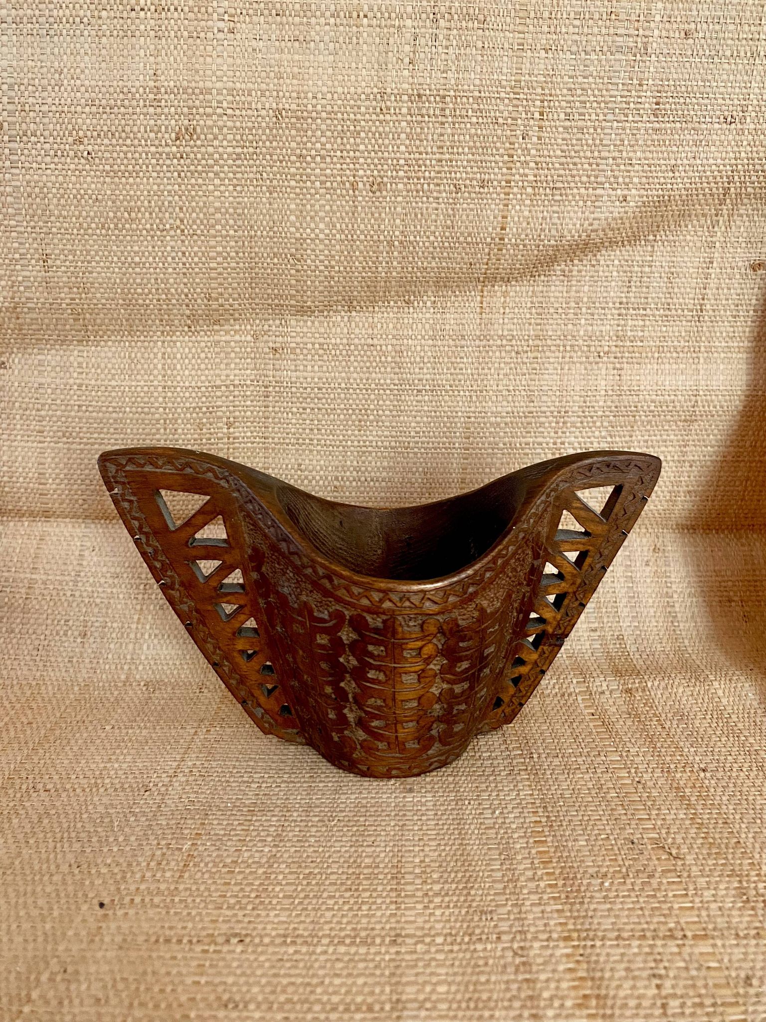 Vase de mariage sculpté, 1967