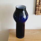 Imposing Midnight Blue Blown Glass Vase Design