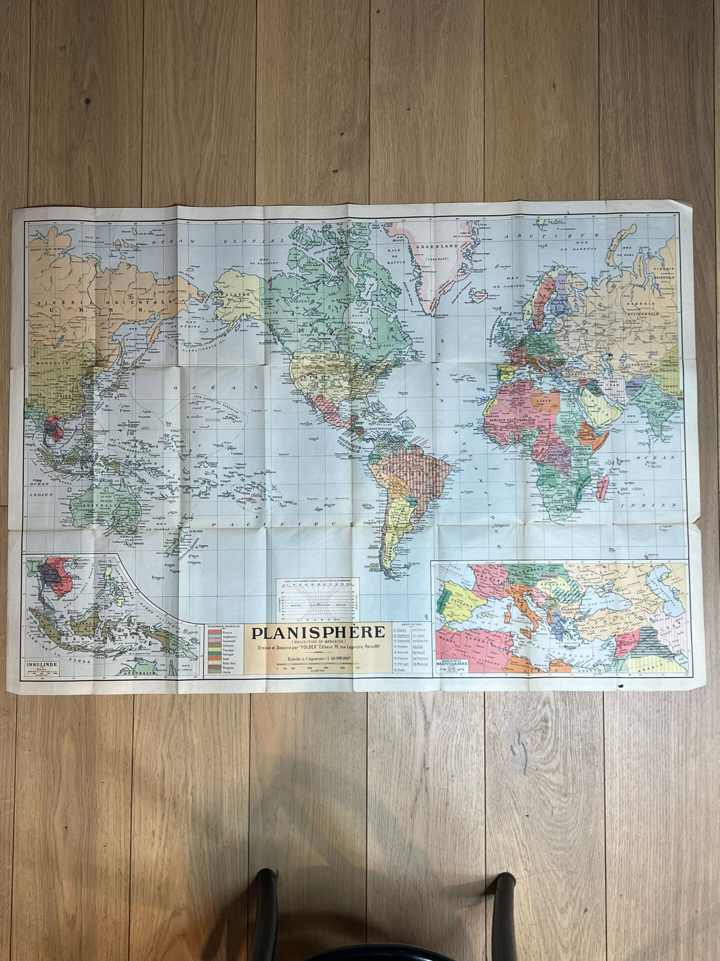 Very large world map 104x74cm