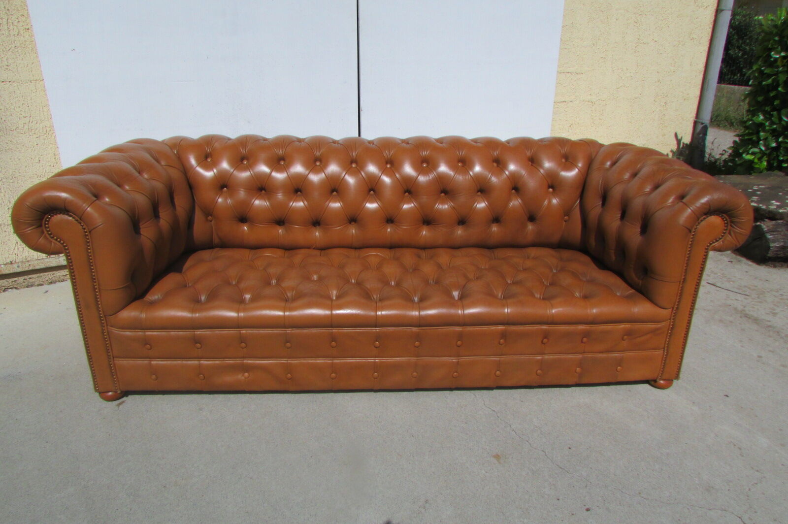 Sofa Chesterfield 3 seats patinated fawn leather