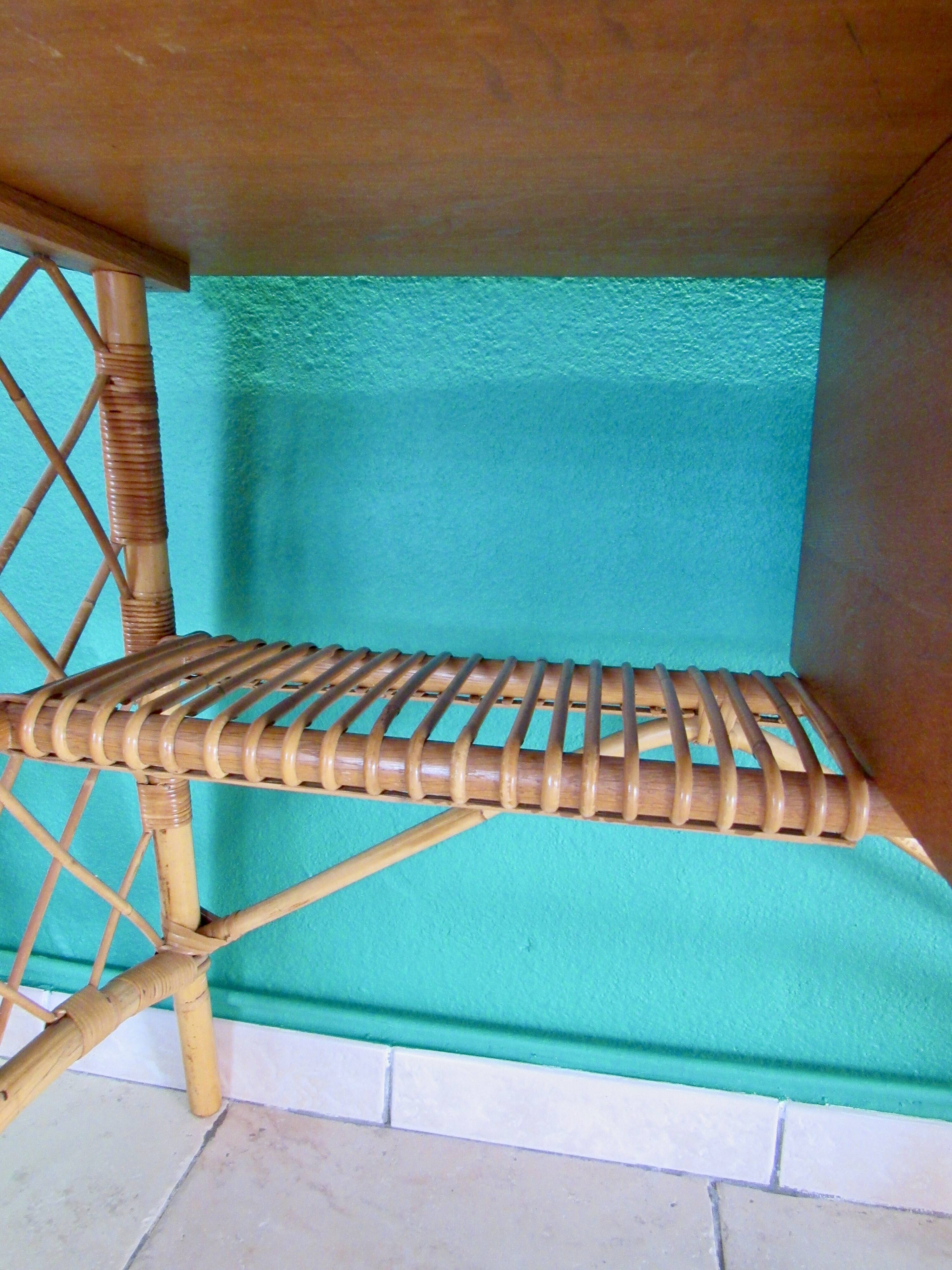 Office vintage rattan.