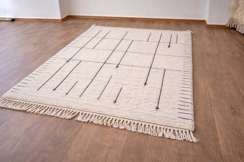 Pure wool rug, traditionally handwoven, size 2/3 m.
