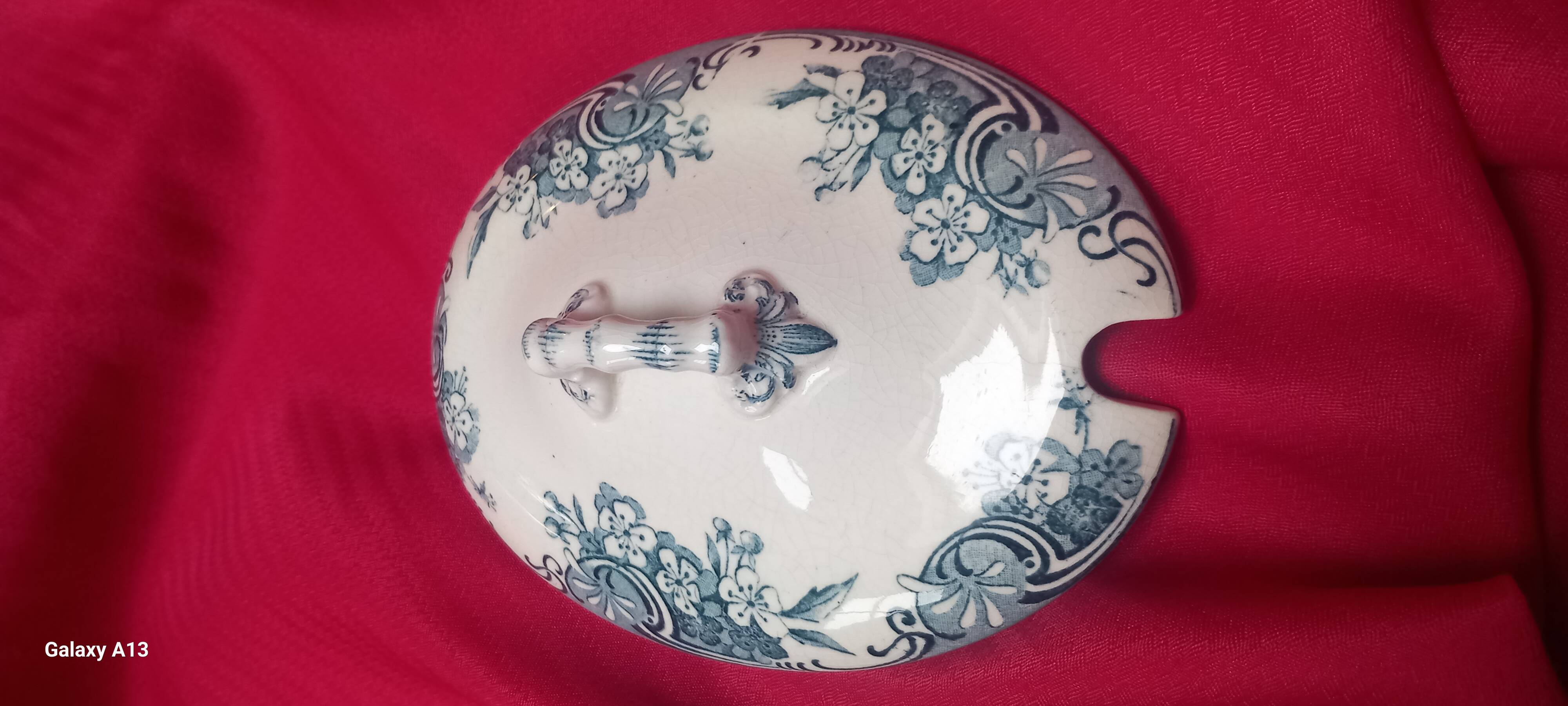 Longwy ceramic sauce boat spring model