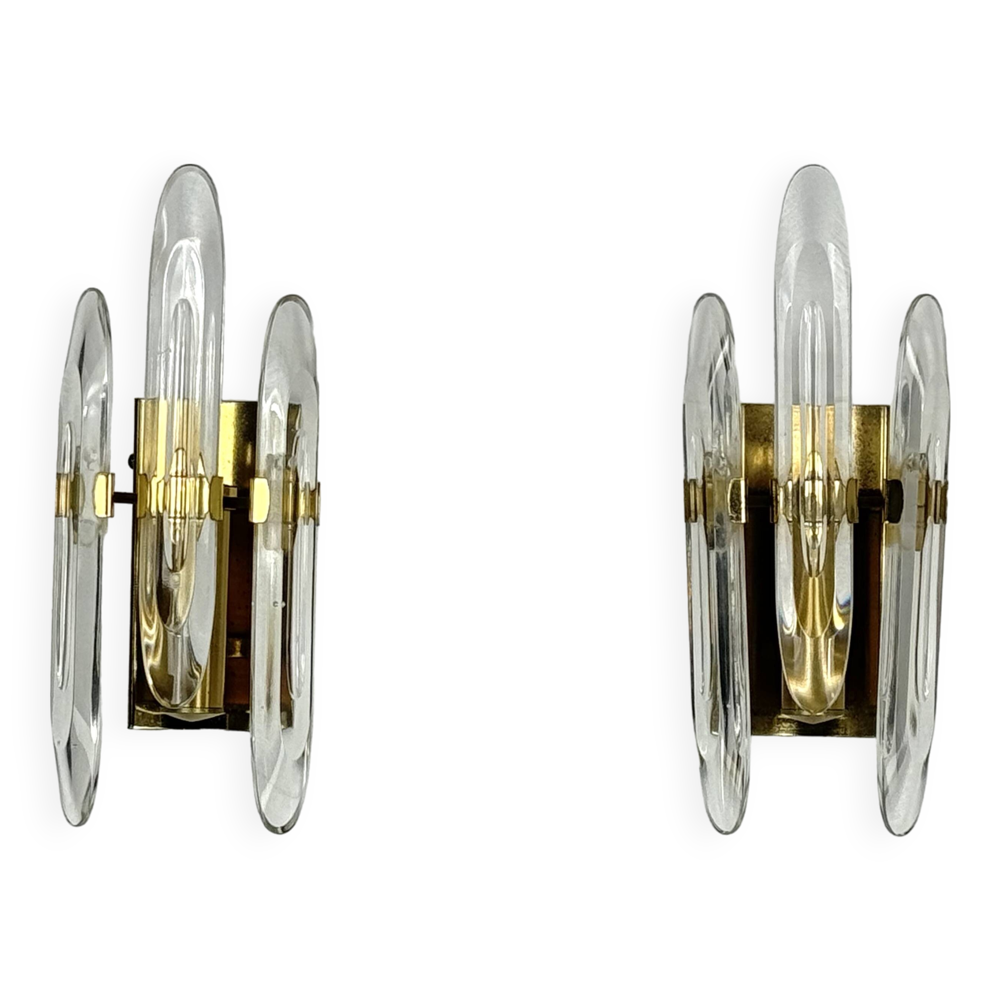 Pair of Sciolari sconces in glass and gilded brass. Italy 1970s