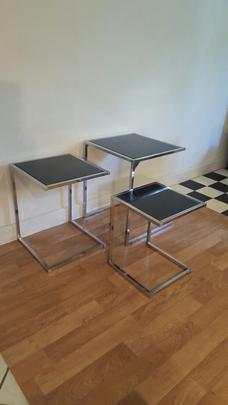 Pull out tables