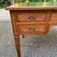 Bureau en bois massif et cuir vert extensible Louis XVI début 20ème