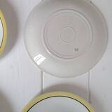 4 plates (2 deep, 2 flat)