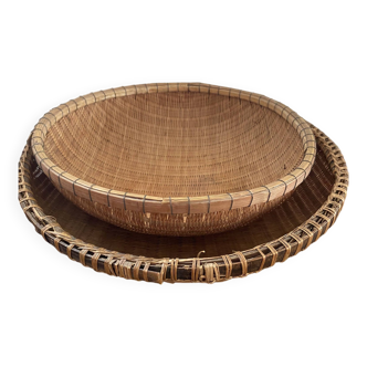 2 round African baskets.