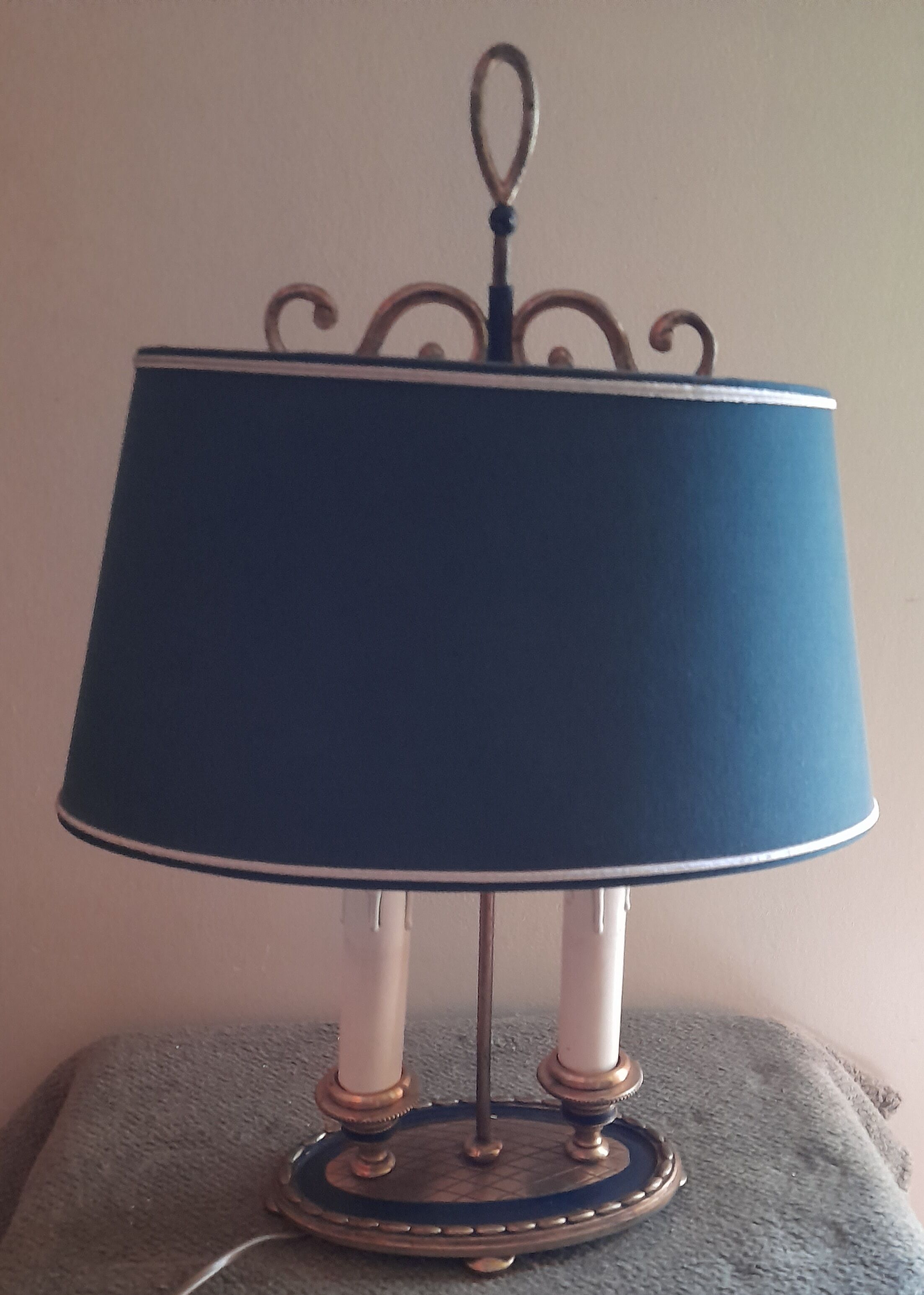 Hot water bottle style lamp 2 burners