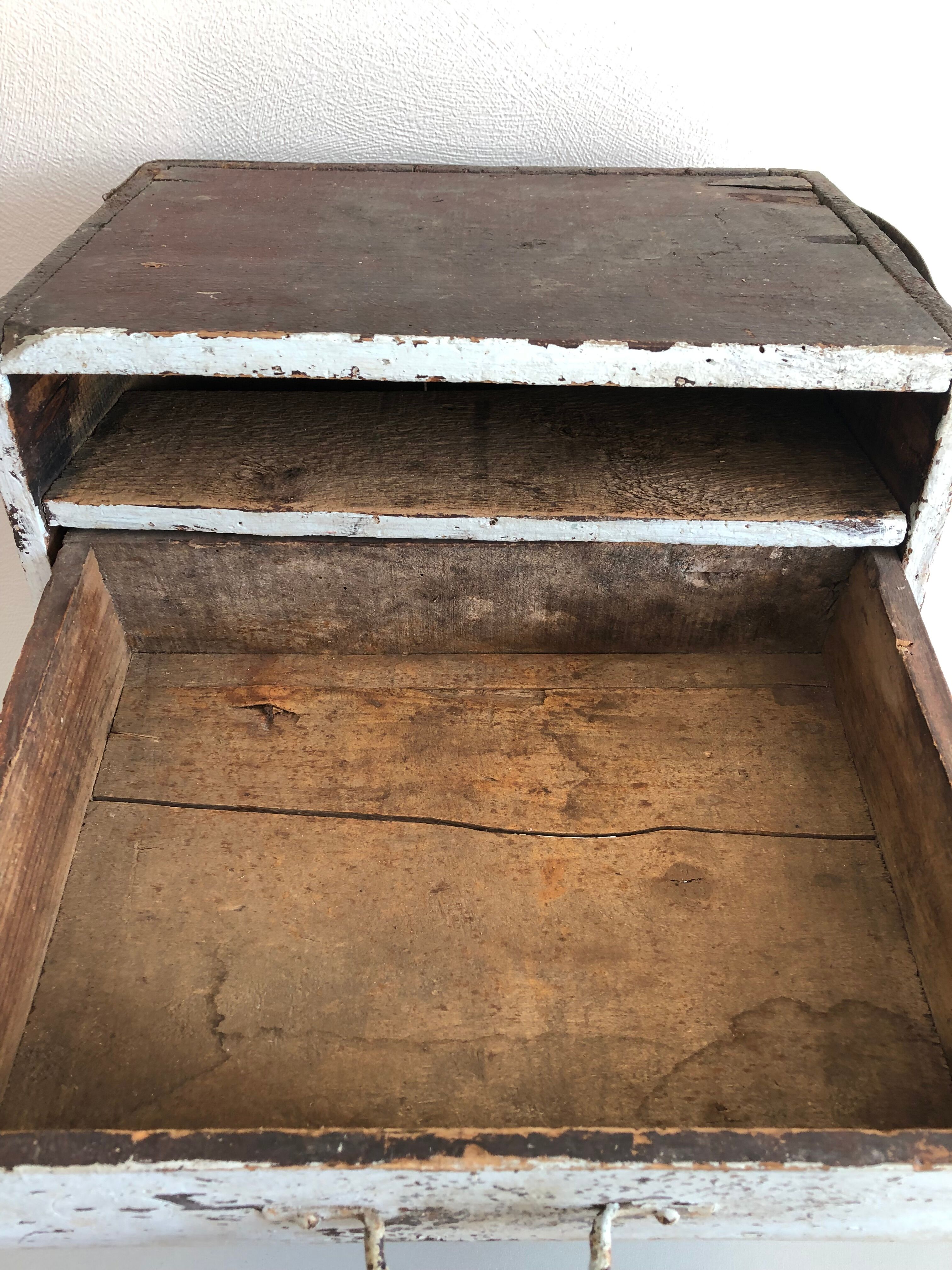 Small drawers furniture skated