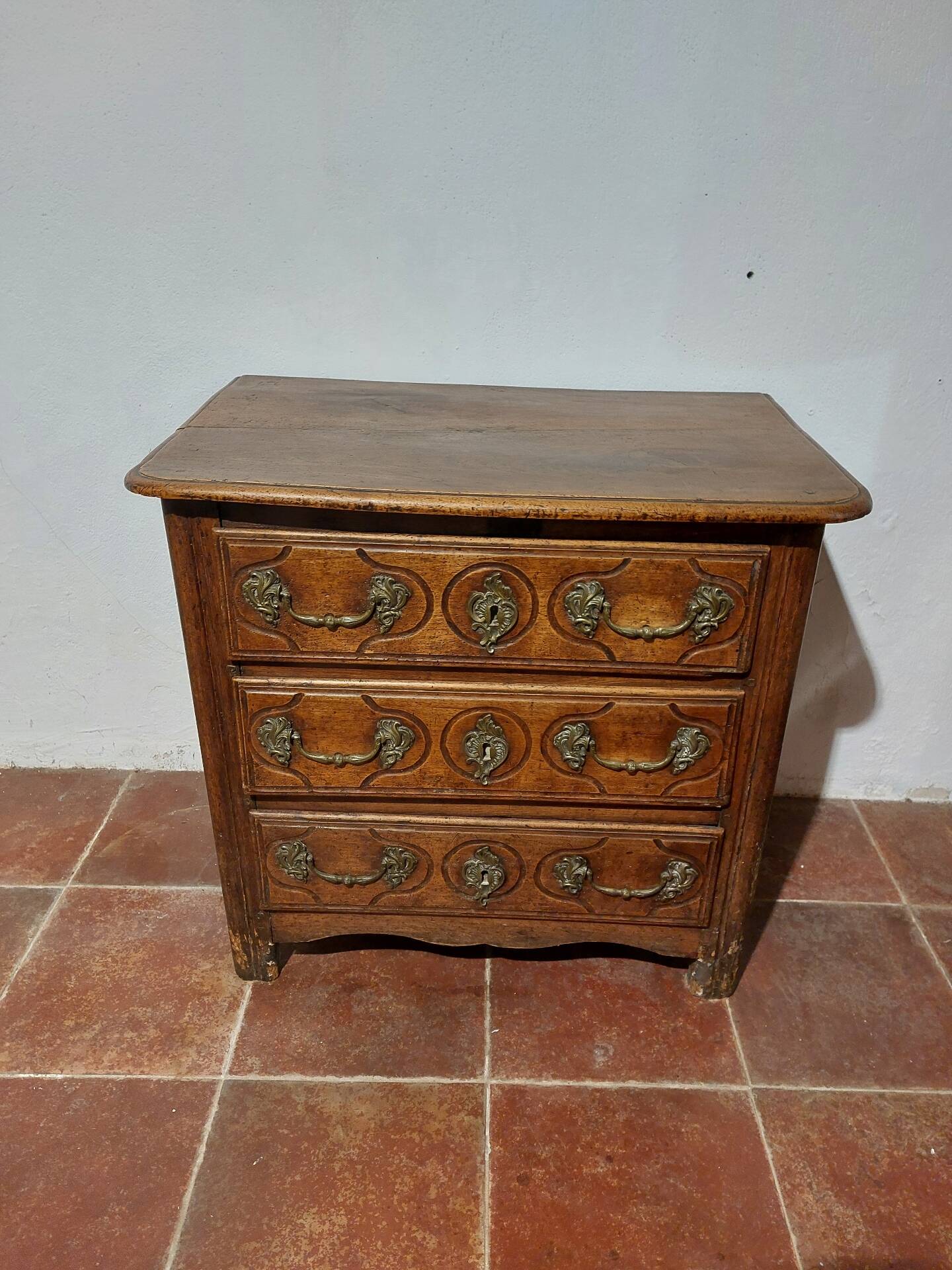 Small Louis XIV period chest of drawers in its original condition.