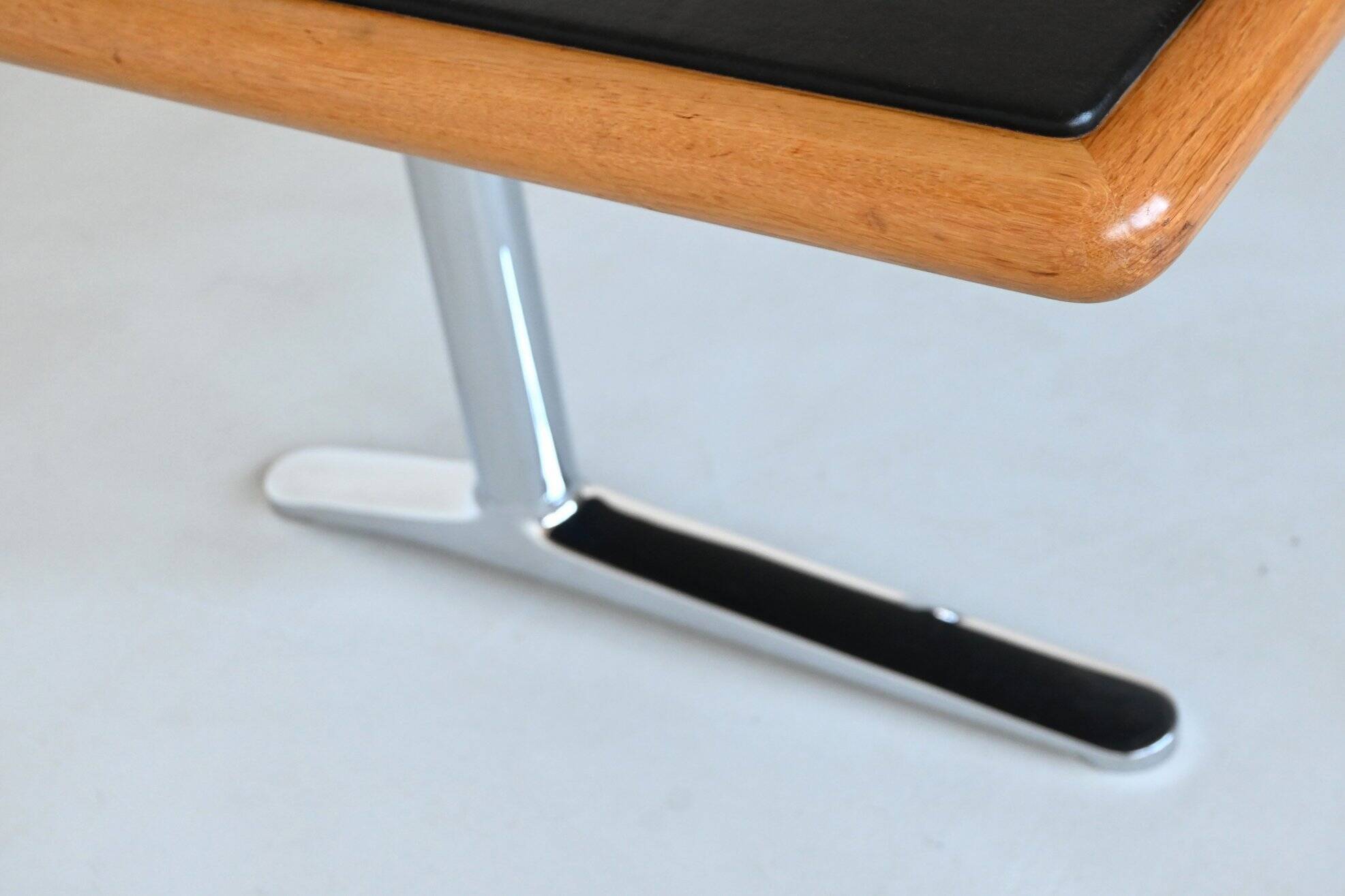 Warren Platner writing desk leather and oak Knoll United States 1970