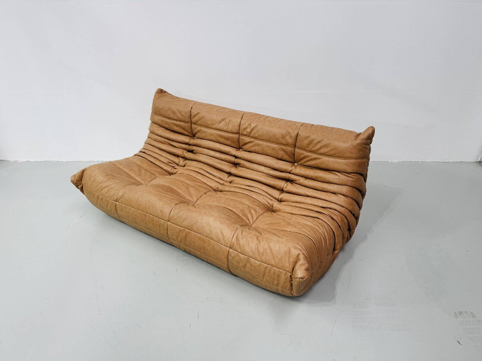 French Togo 3-seater sofa in camel leather attributed to Michel Ducaroy for Ligne Roset