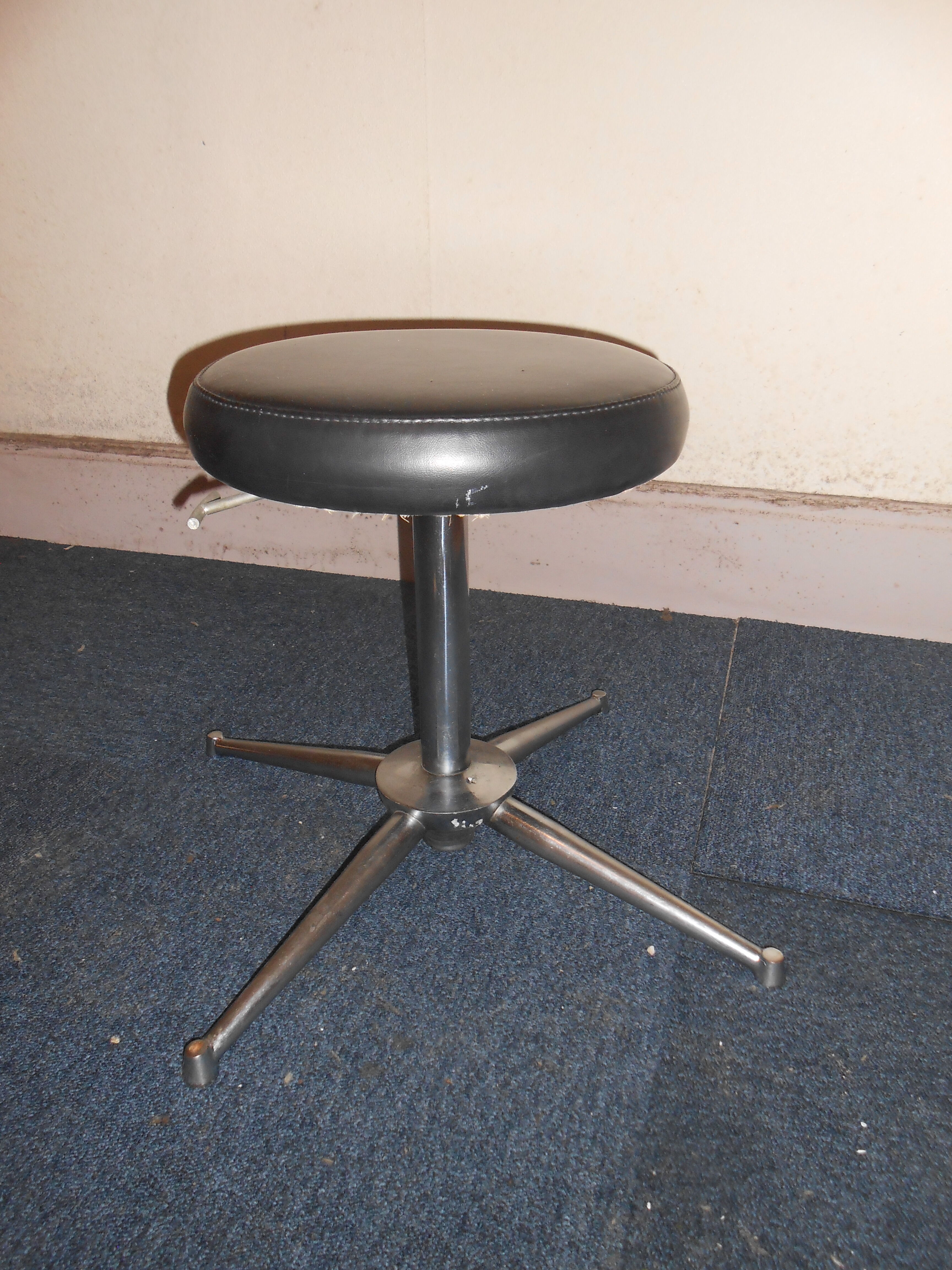 60s turning stool