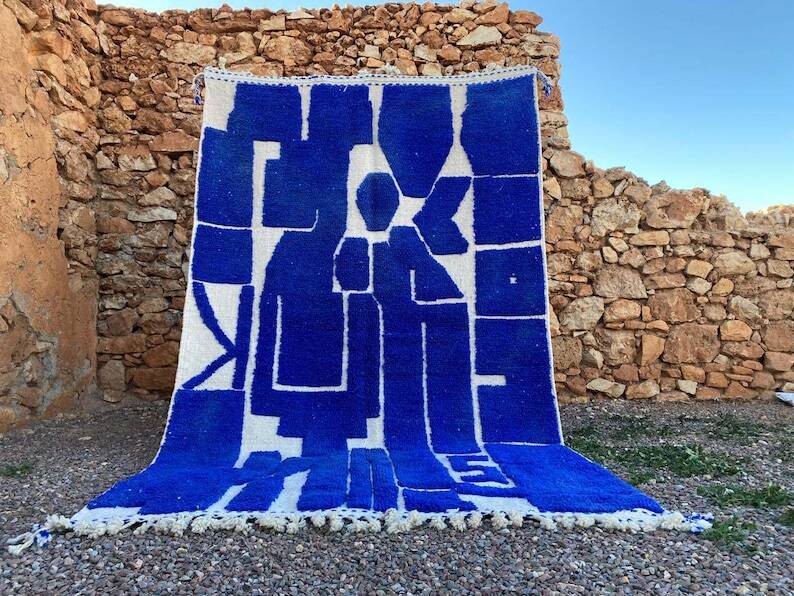 Traditional handmade Berber carpet 250cmx150cm