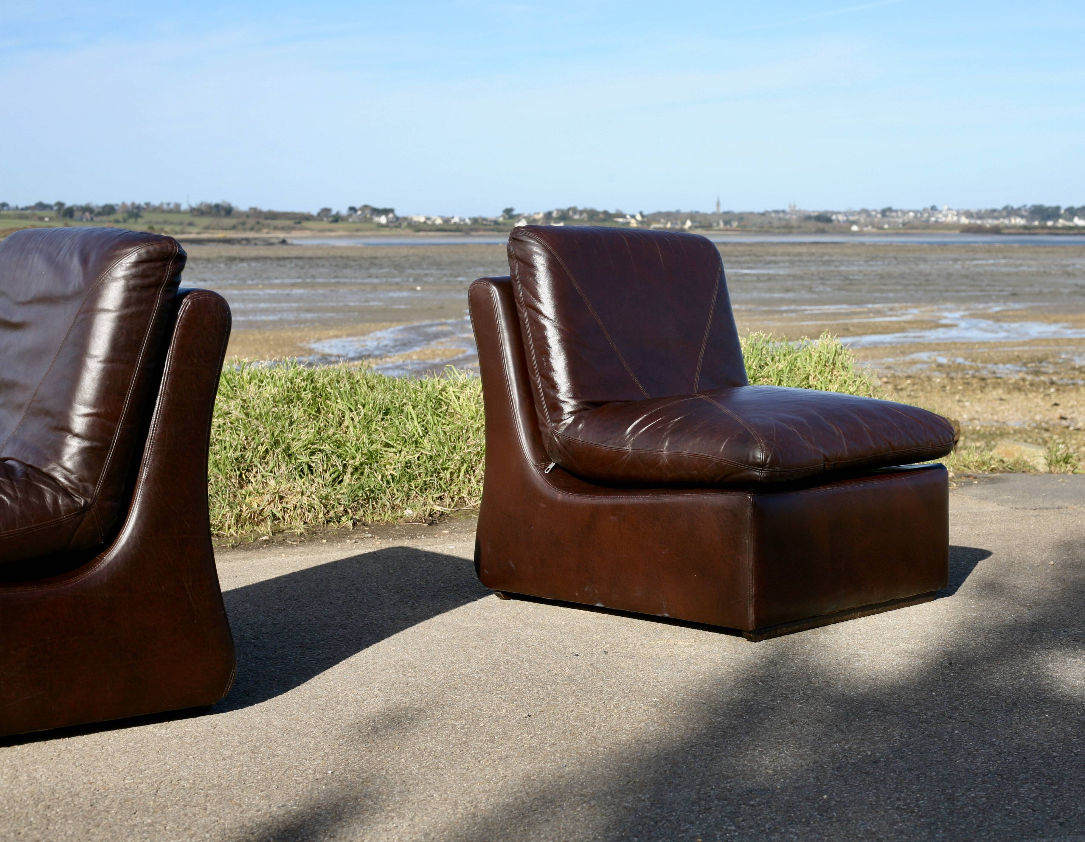 Modular sofa made up of 3 leather armchairs. Circa 1970