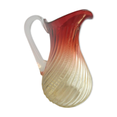 Broc cristal Baccarat rouge en dégradé modèle Bambou côtes torses, H 30 cm