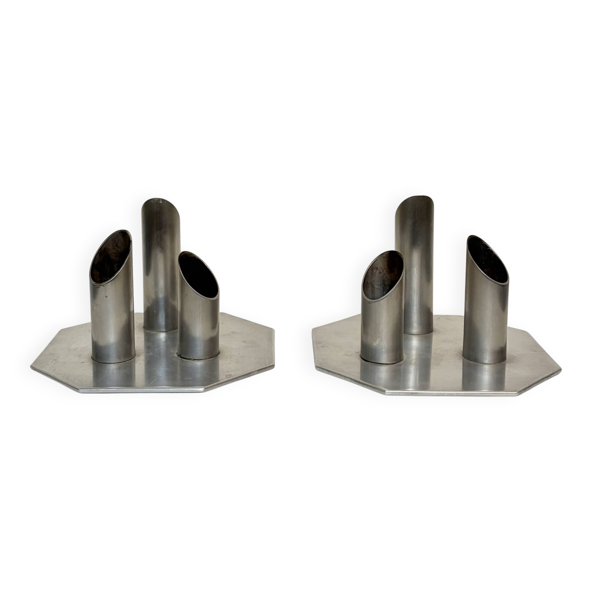 Paire de bougeoirs moderniste