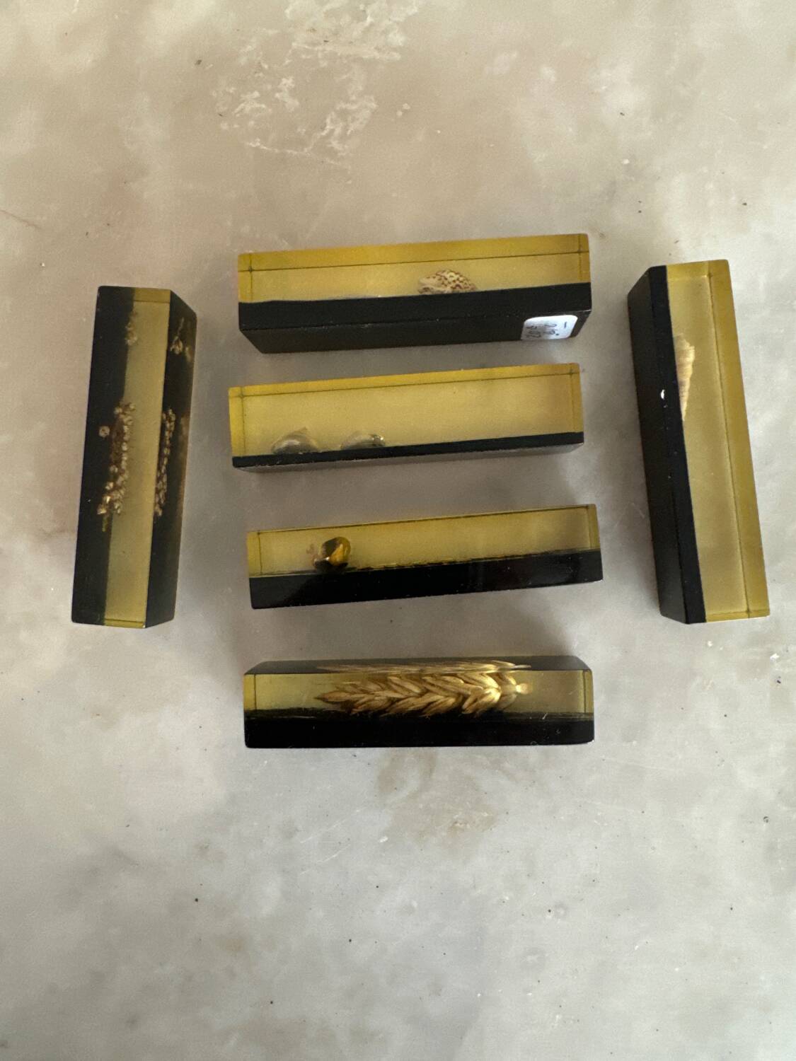Resin knife holder