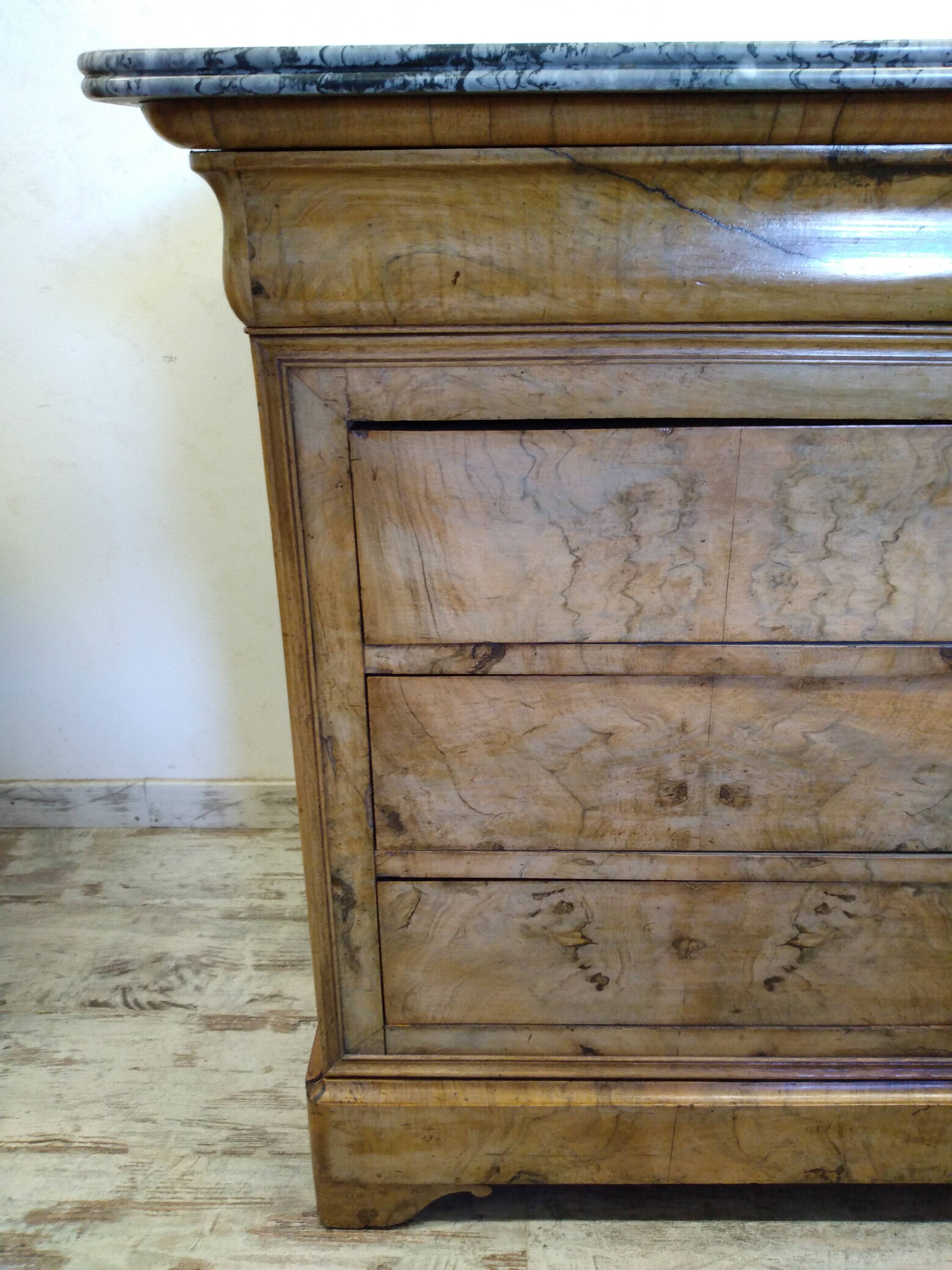 Chest of drawers with marble