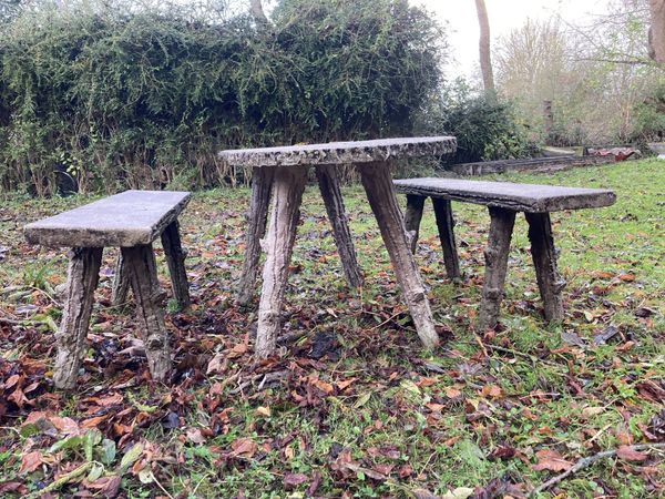 1 table et 2 bancs en ciment, faux bois, rocaille, années cinquante. 150 cm