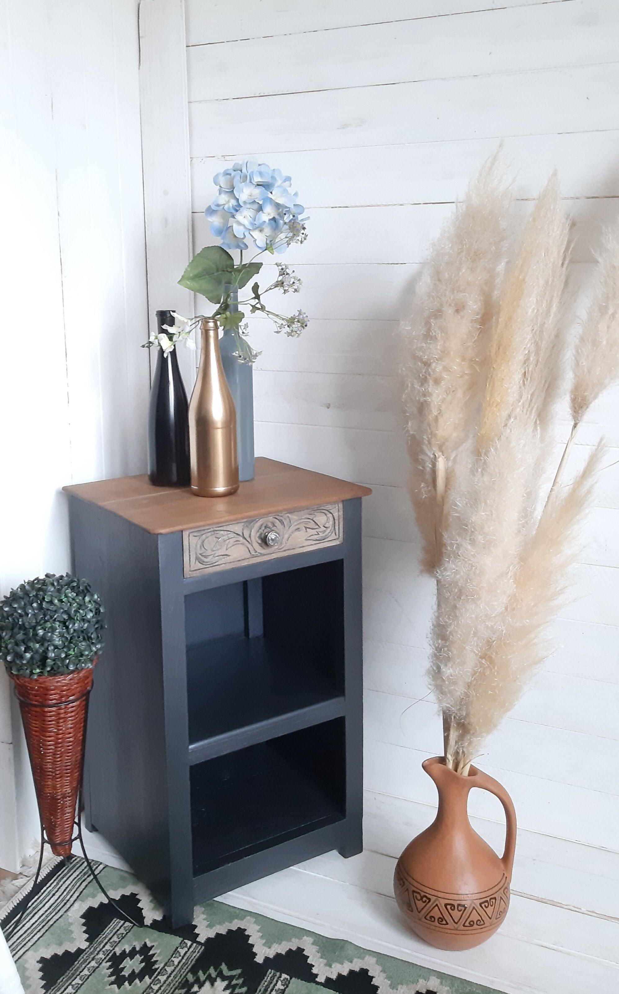 Bedside table/ Side cabinet