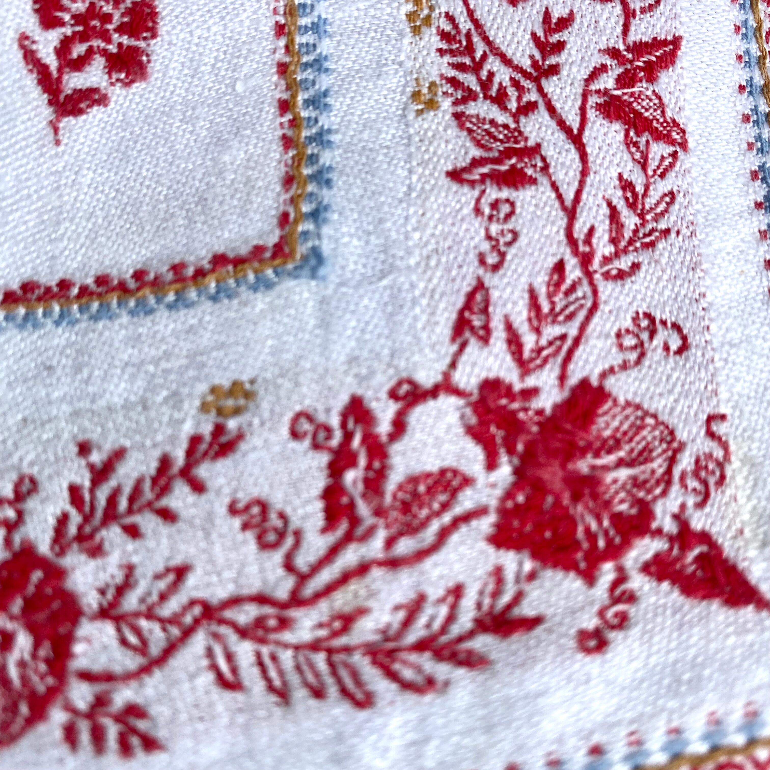 Serviettes de table anciennes brodées en coton