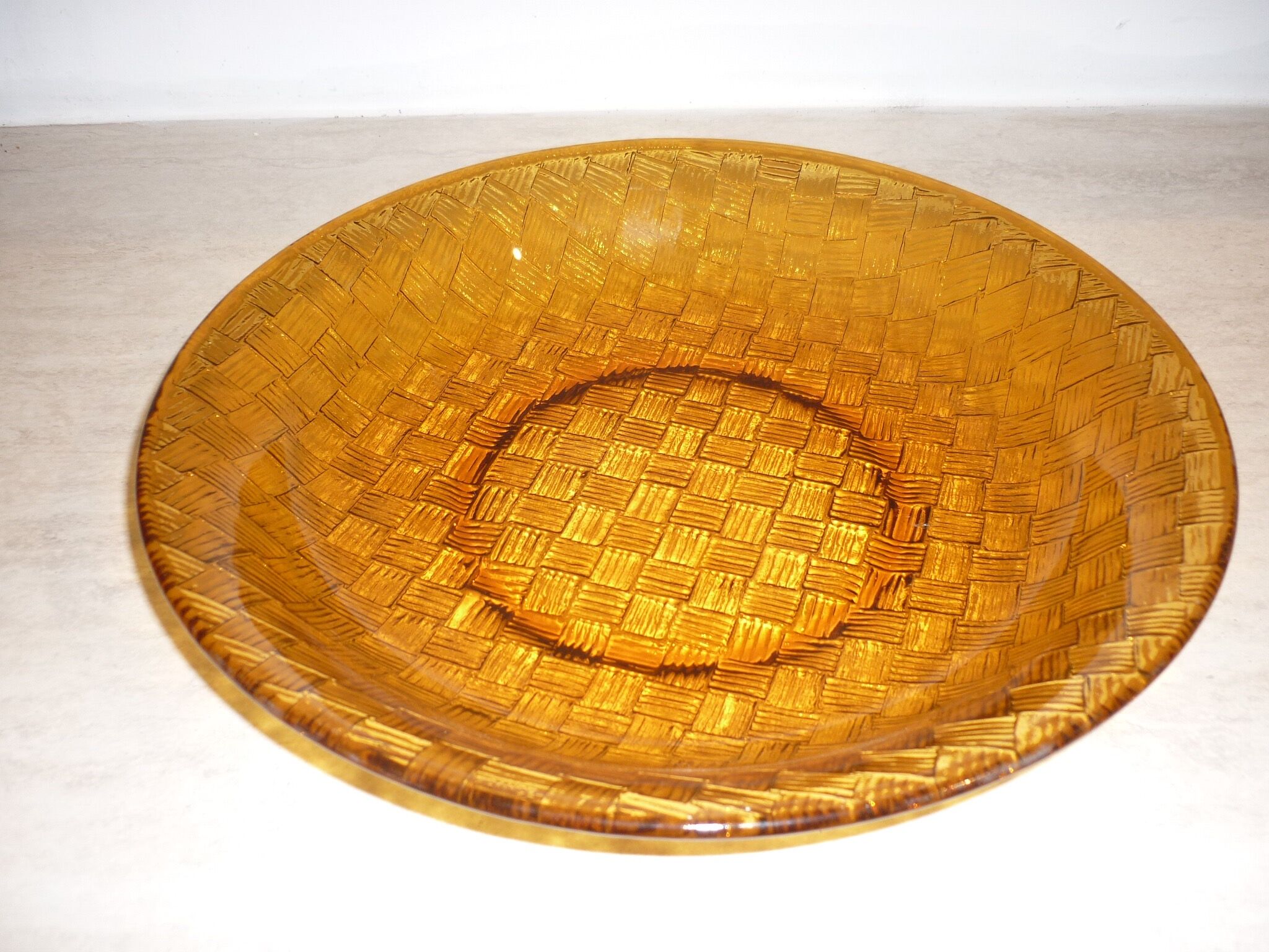 Large orange braided glass dish 27.5 cm