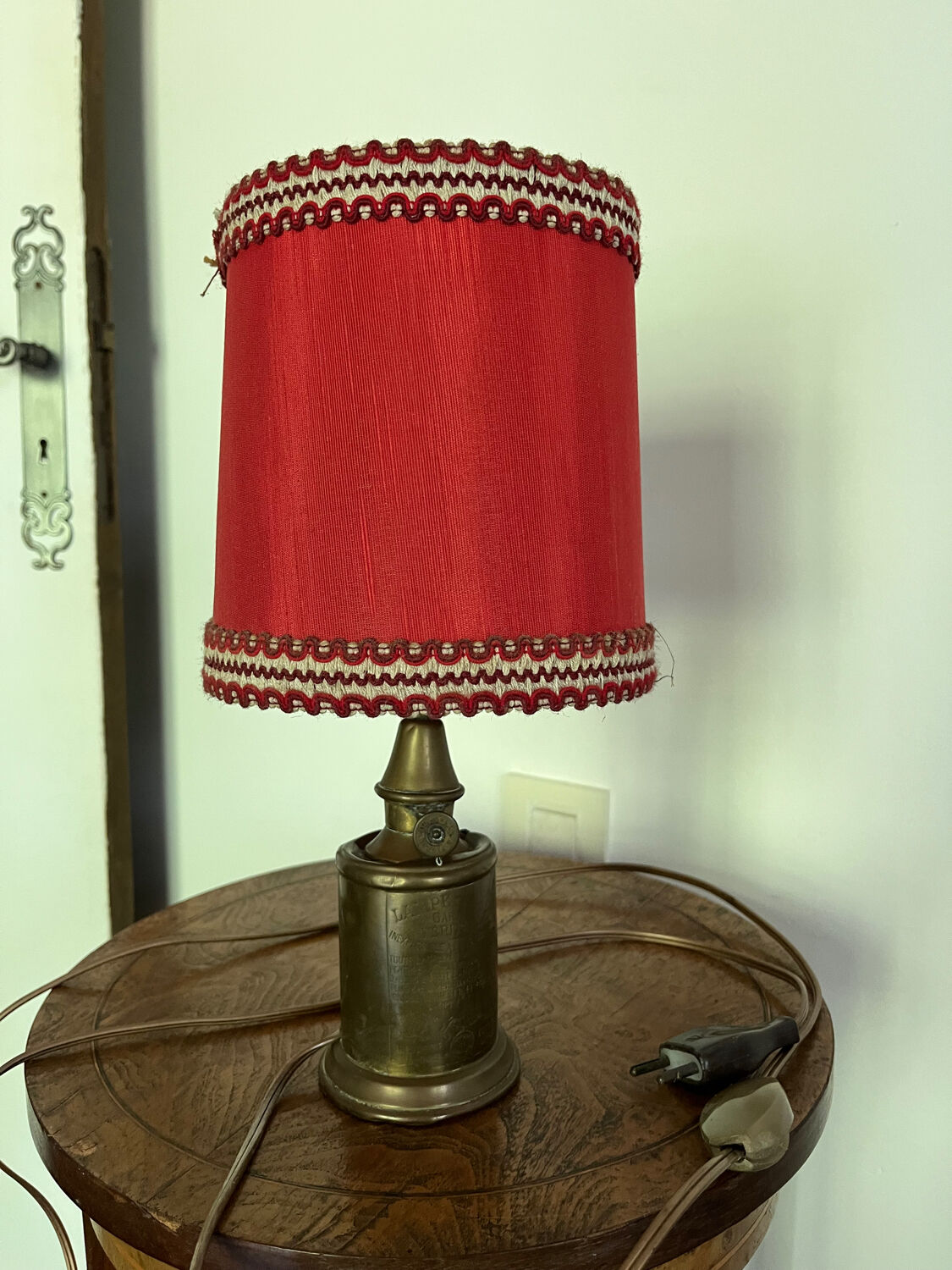 Vintage bedside lamp foot pigeon lamp