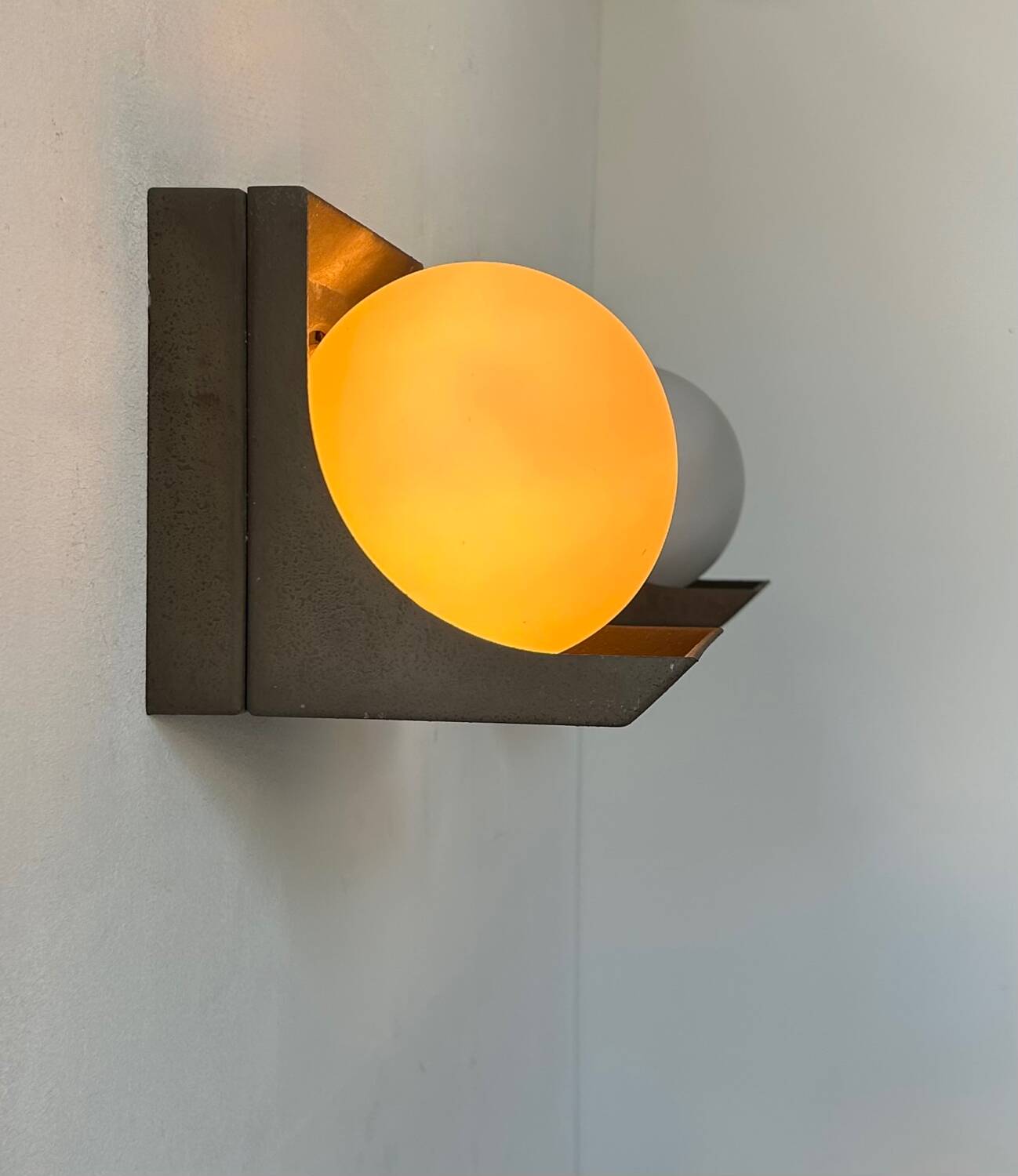 Pair of vintage wall lights, RAAK W1804, brown Bakelite and opaline, Netherlands