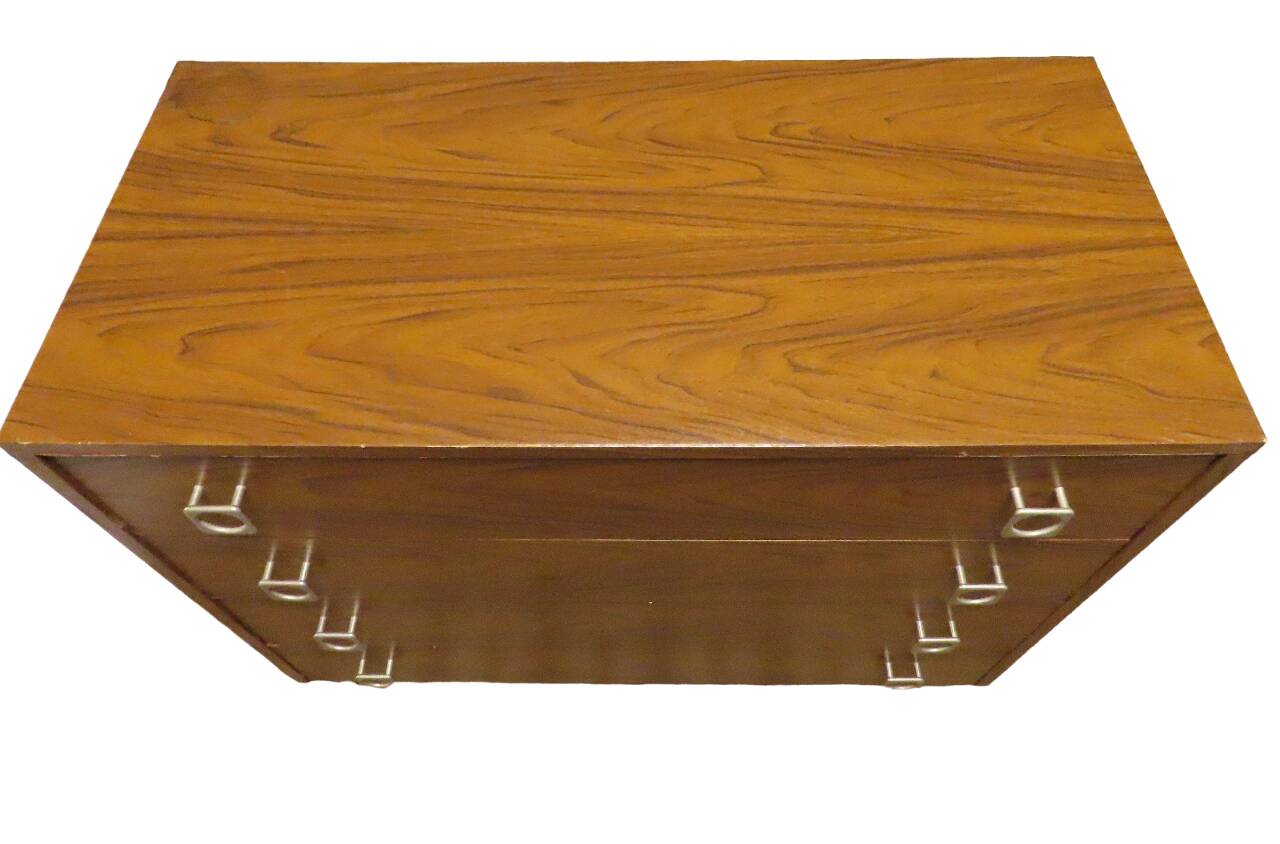 Vintage 4-drawer chest of drawers from the 70s