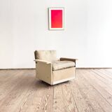 Fauteuil design 620 en cuir suédé beige par Dieter Rams, Vitsœ, Mid-Century