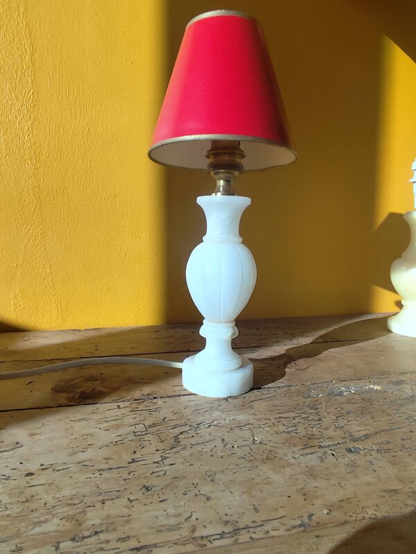 Ancien pied de lampe en marbre - lampe urne en pierre blanche