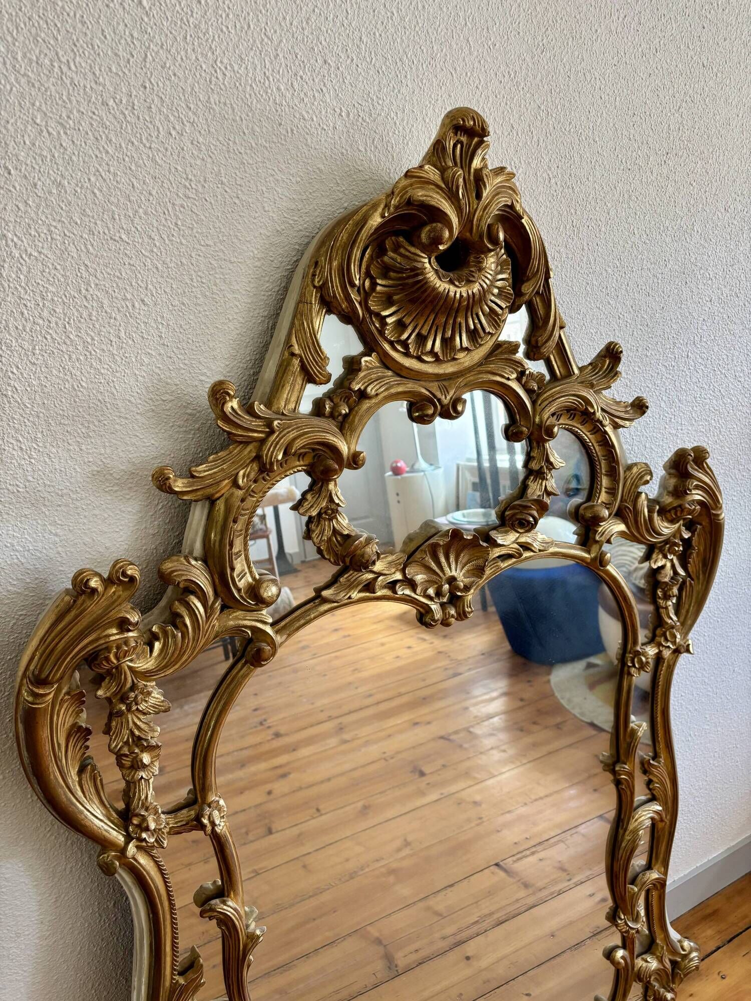 Large gold mirror in Louis XV style