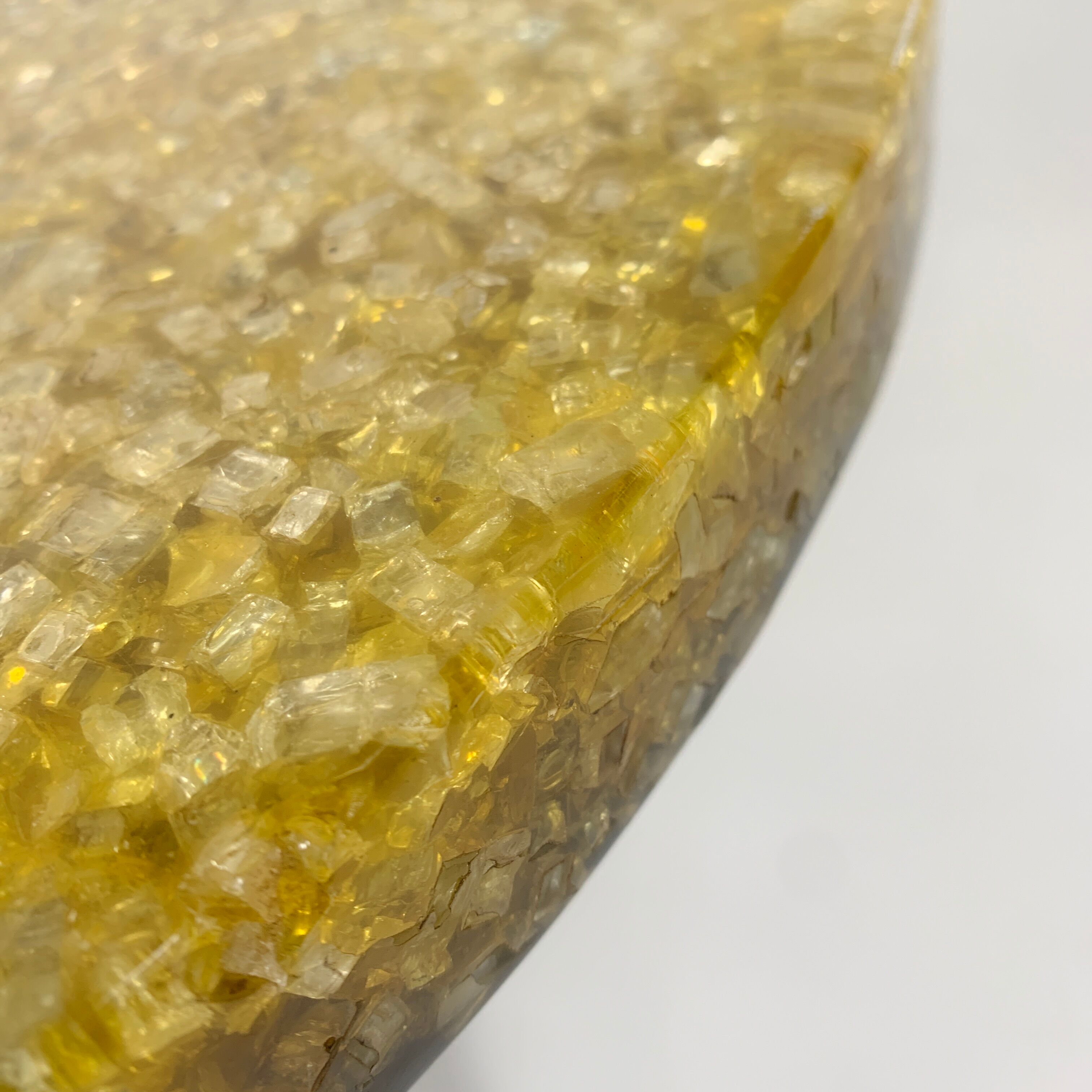 Coffee table in resin fractal kind