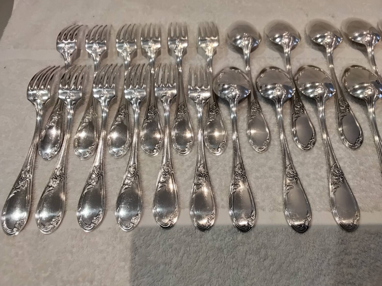 12 silver-plated table cutlery 24p with Belgian rocaille ribbon decoration