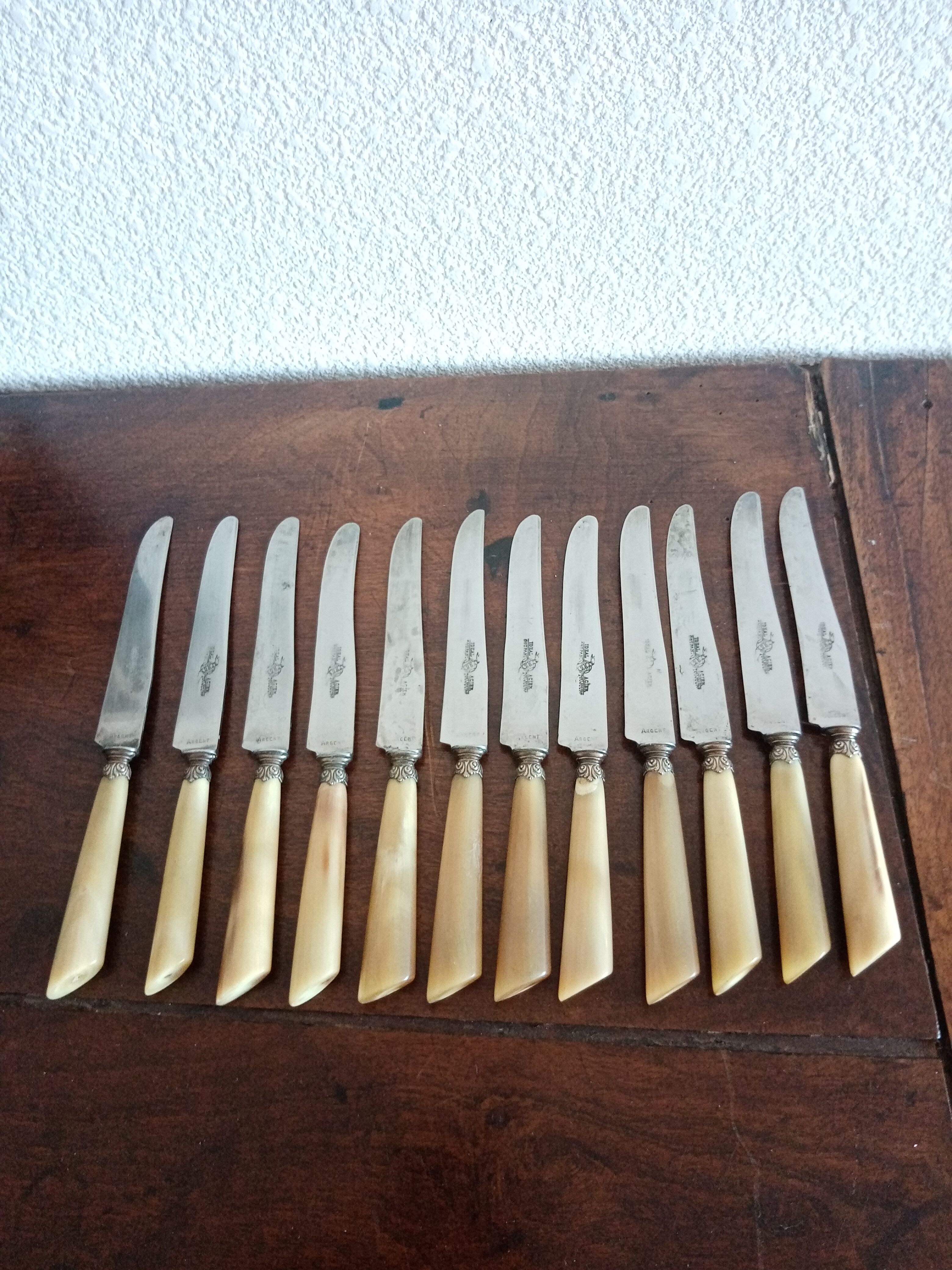 Suite 12 cheese knives dessert nineteenth horn handle