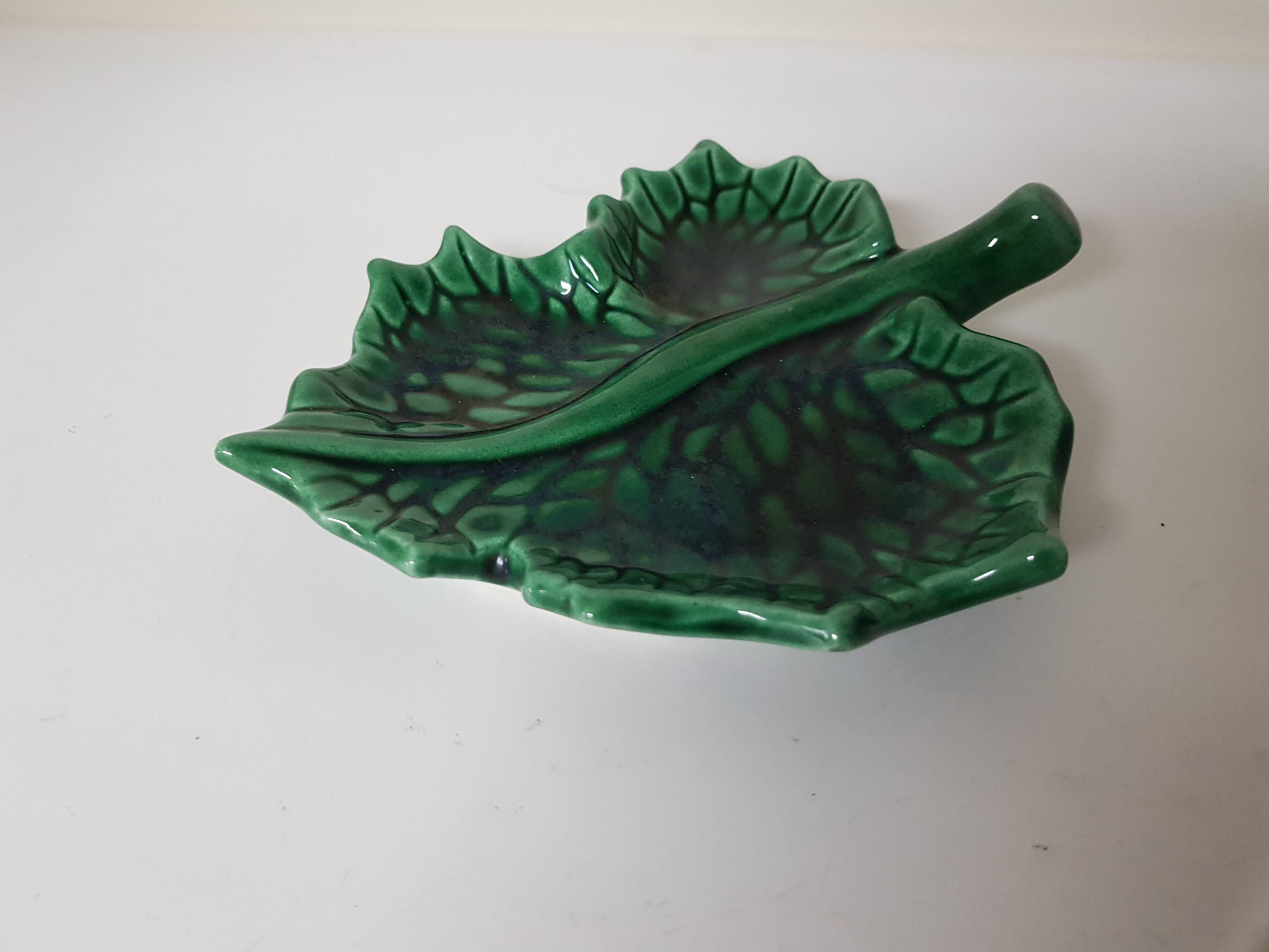 Leaf-shaped ceramic pocket emptier, Ferlay creation (Vallauris)